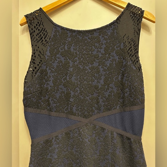 Moulinette Soeurs Larkin Dress Sleeveless Black Lace Sheath size 12 - Picture 3 of 7